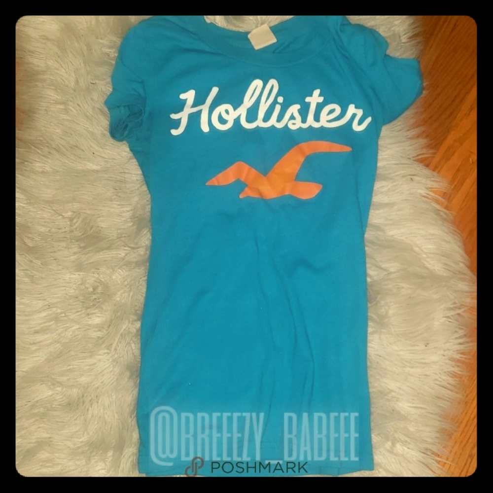 Hollister Shortsleeves Shirt - Like New Condition!